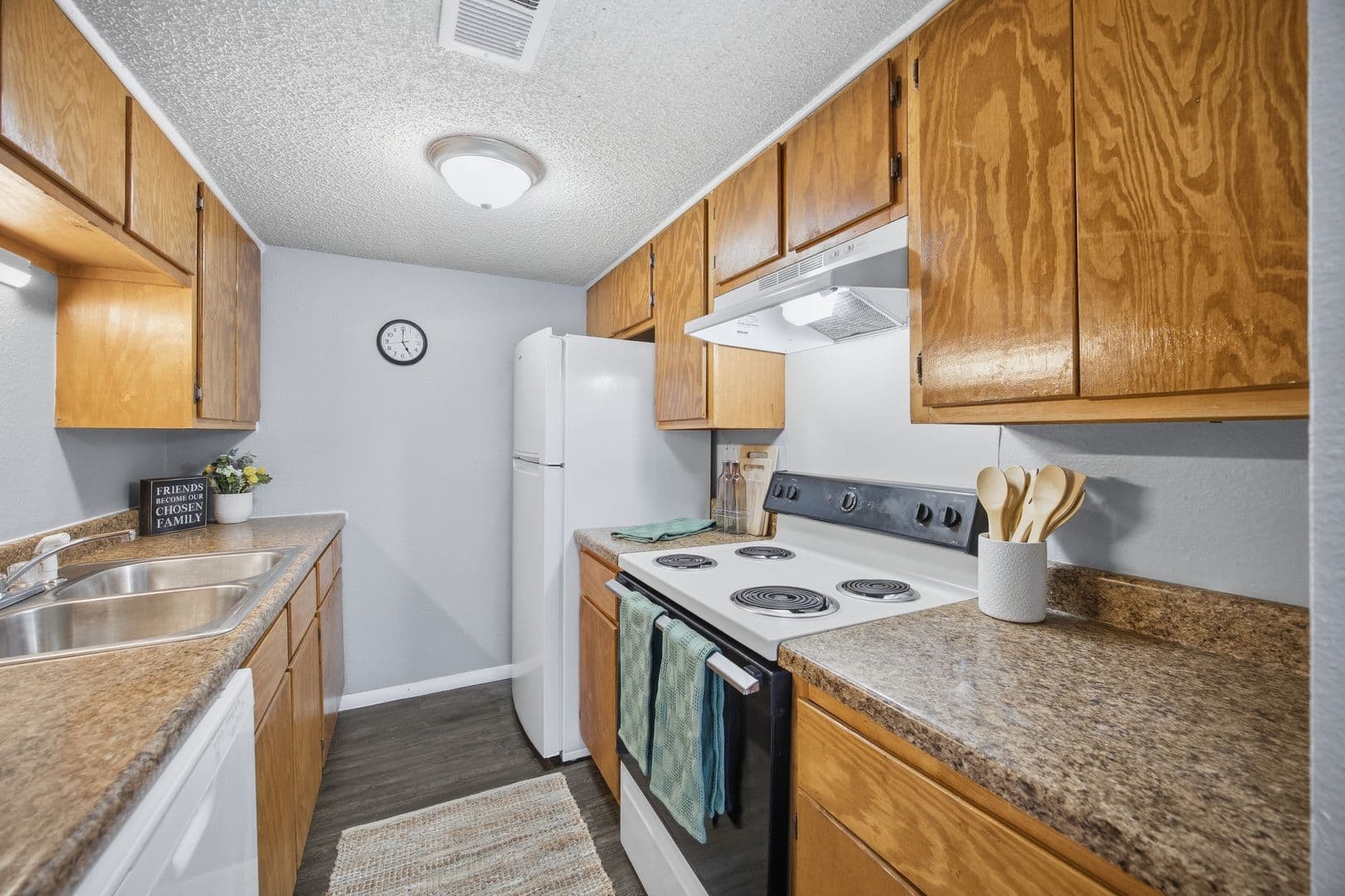 Muskogee Apartment: 3711 Club Estates Dr.