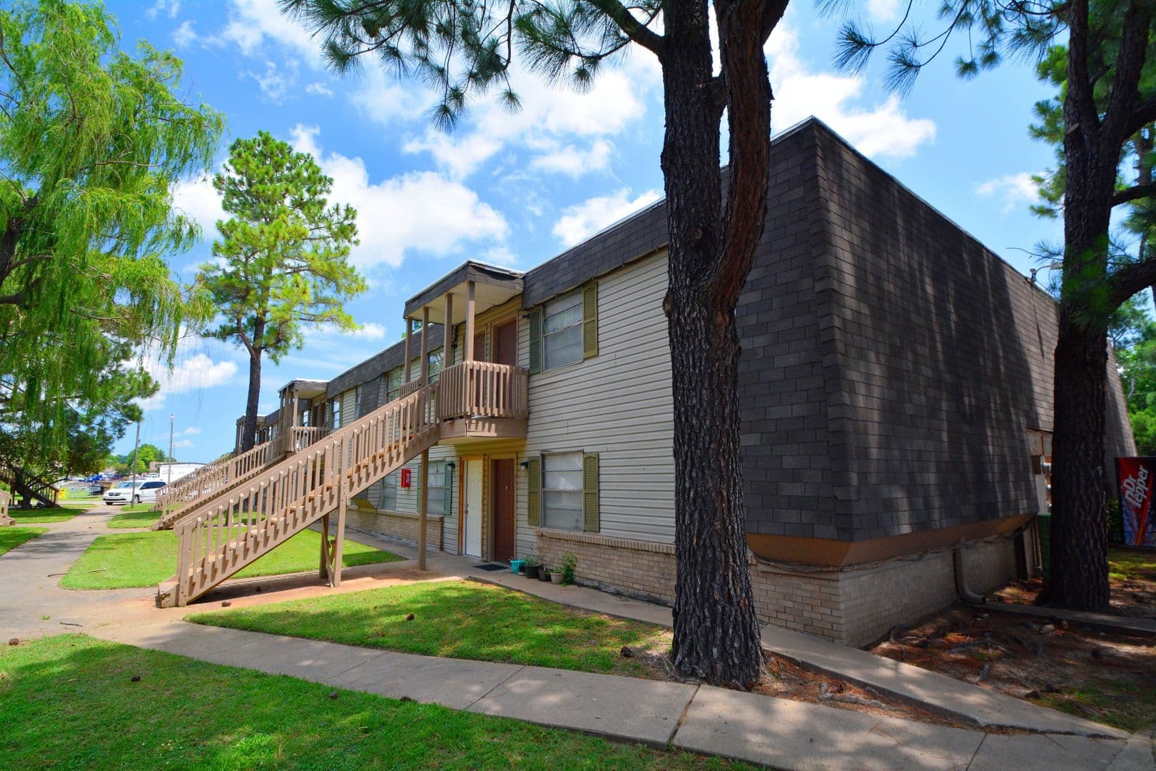 Muskogee Apartment: 827 S. York St