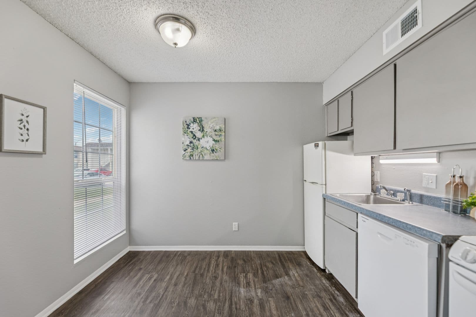 Muskogee Apartment: 3711 Club Estates Dr.