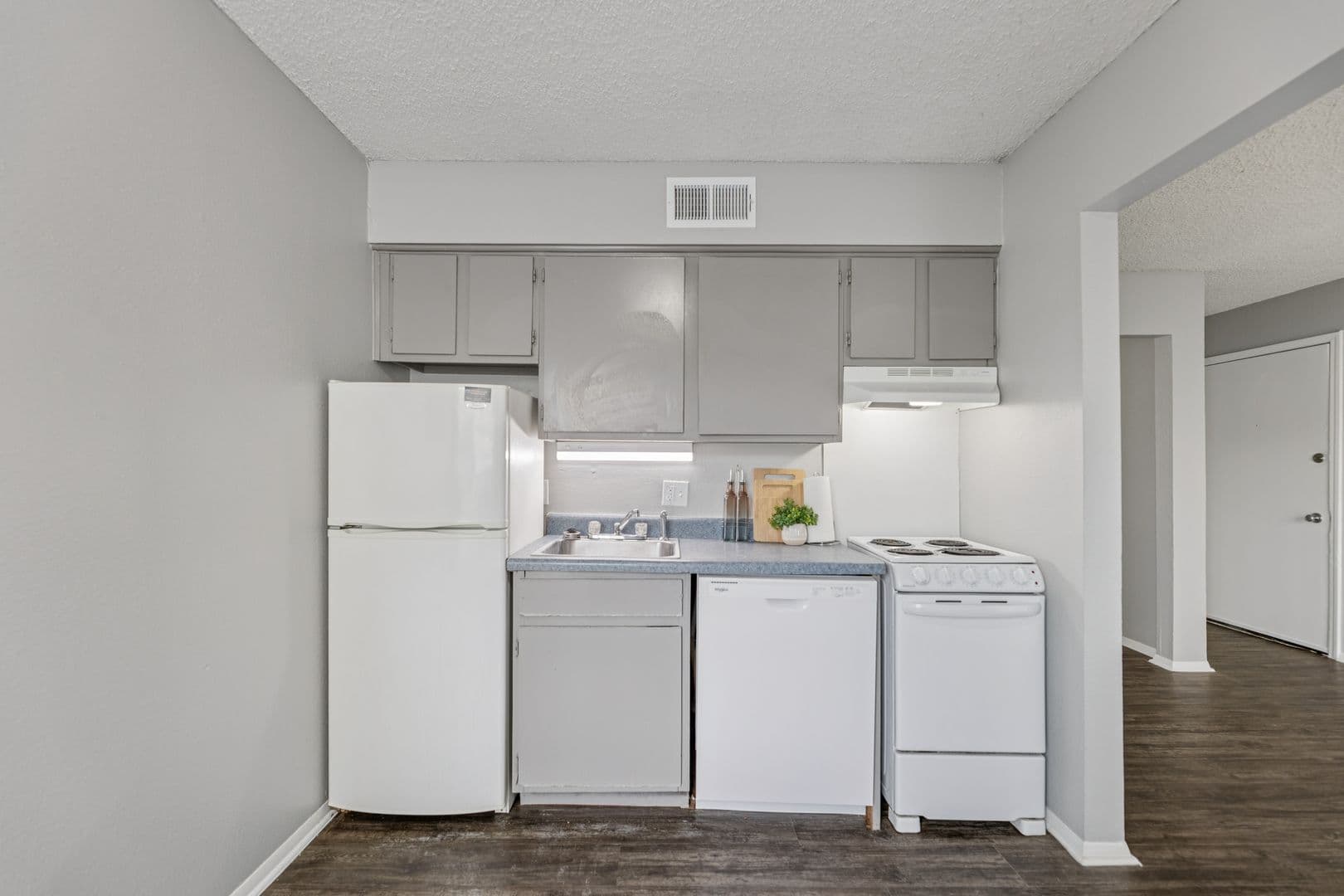 Muskogee Apartment: 3711 Club Estates Dr.