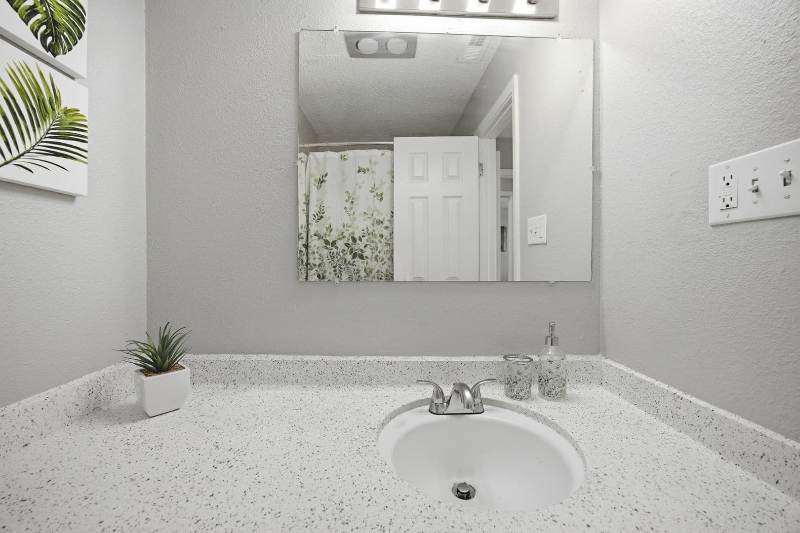 Muskogee Apartment: 3711 Club Estates Dr.