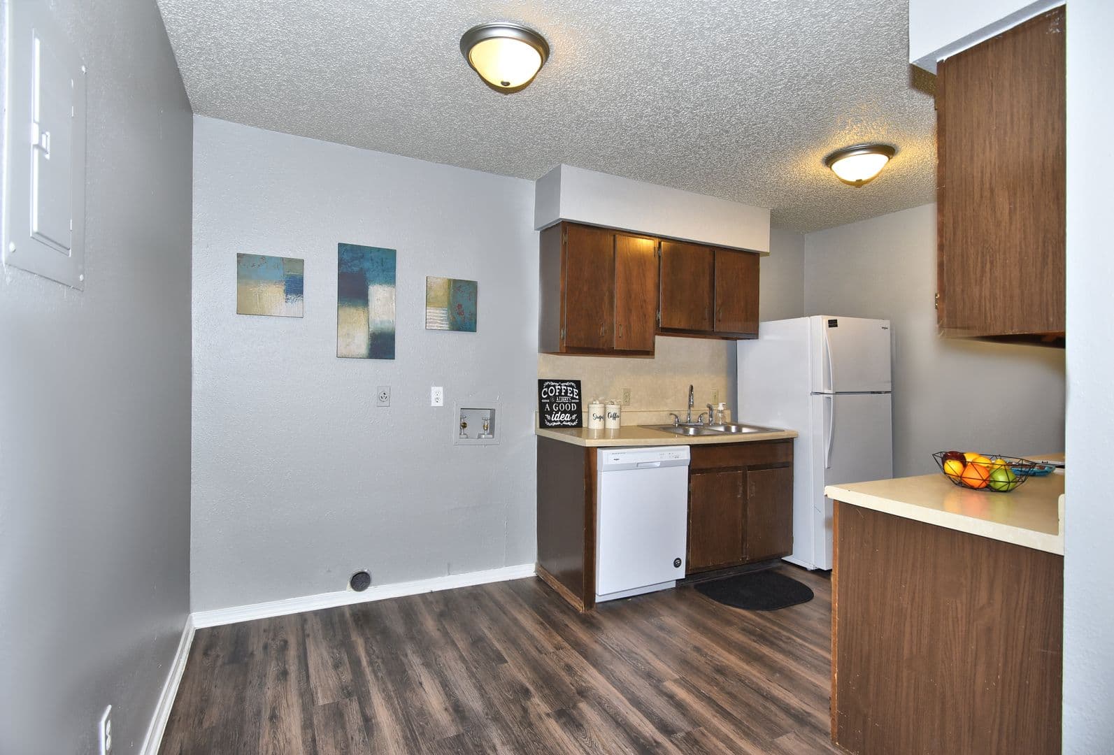 Muskogee Apartment: 200 N. Country Club Rd.