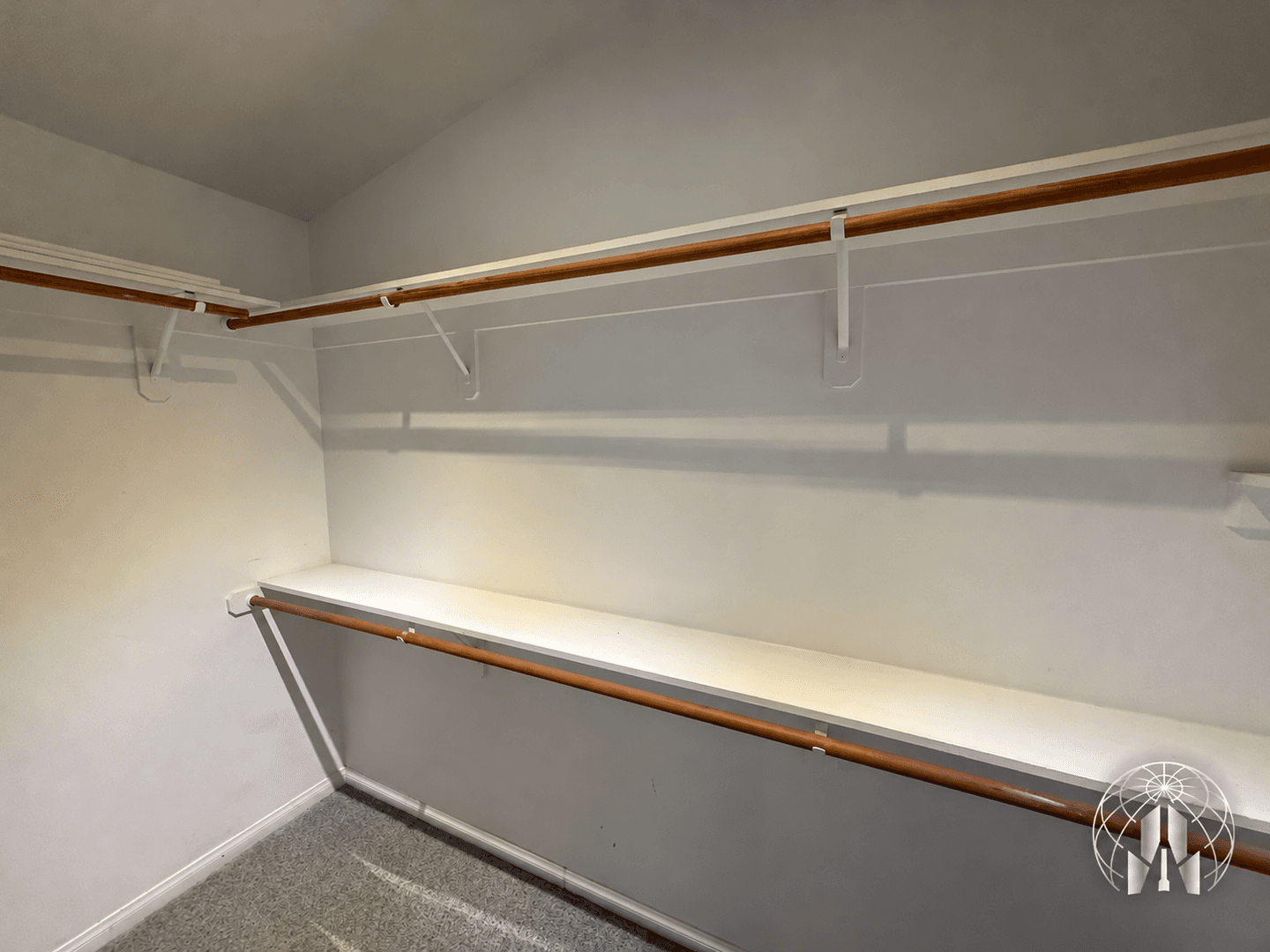 Bakersfield House: 10010 Brookline Woods Dr