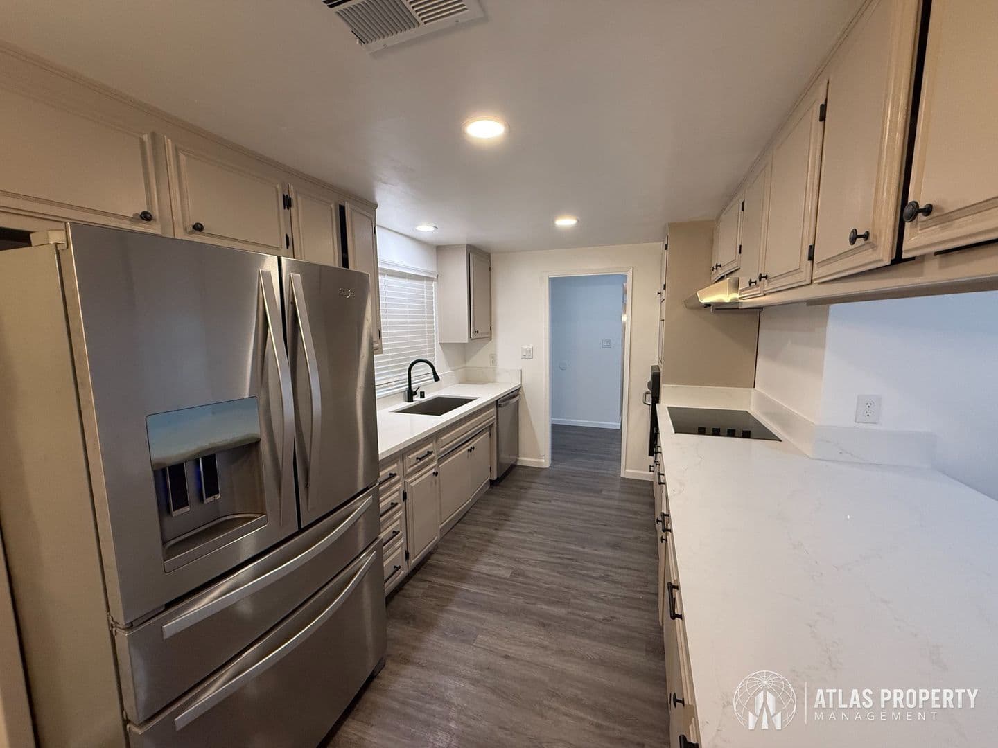 Bakersfield House: 11108 Aimee Way