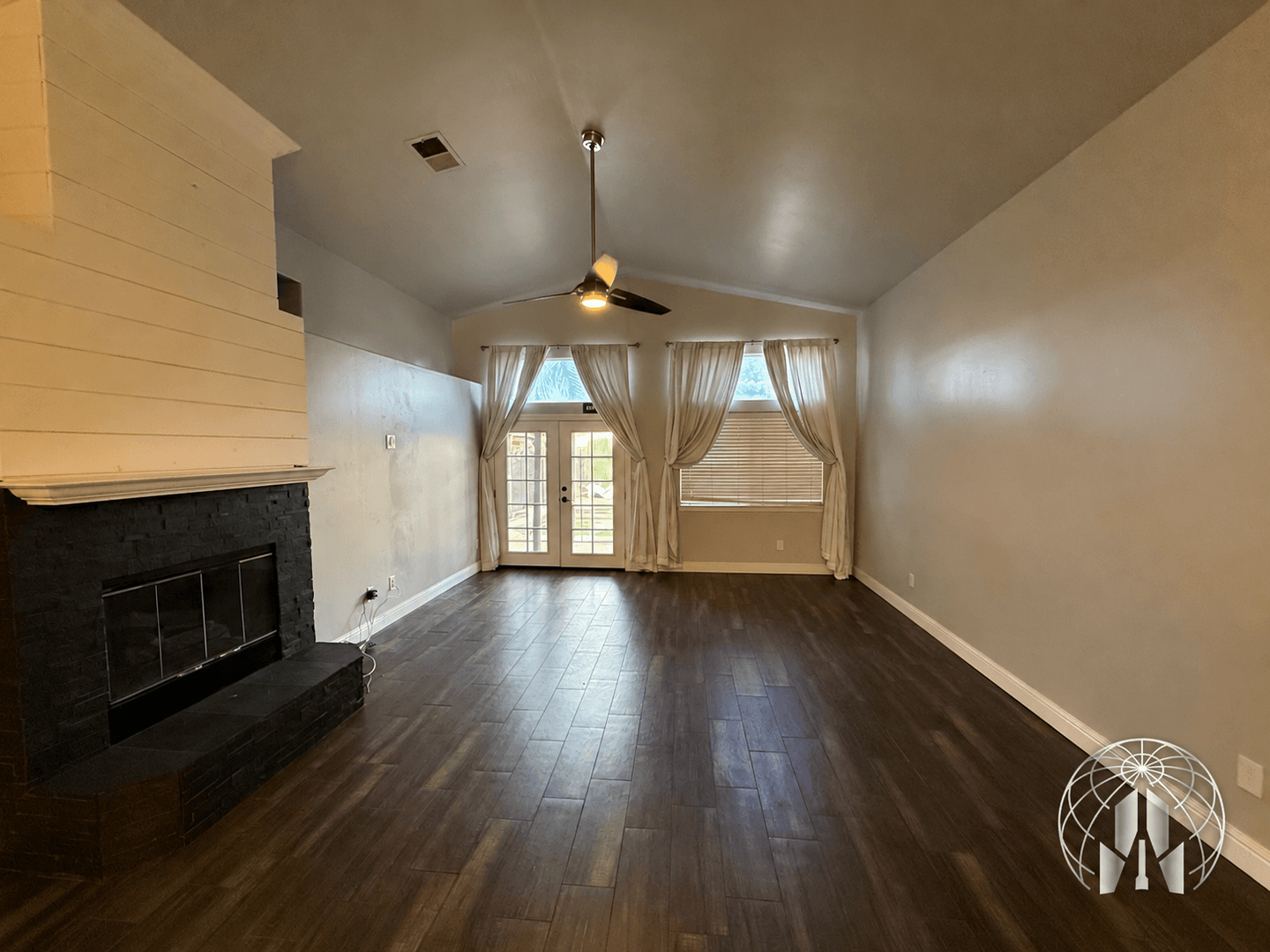 Bakersfield House: 10010 Brookline Woods Dr