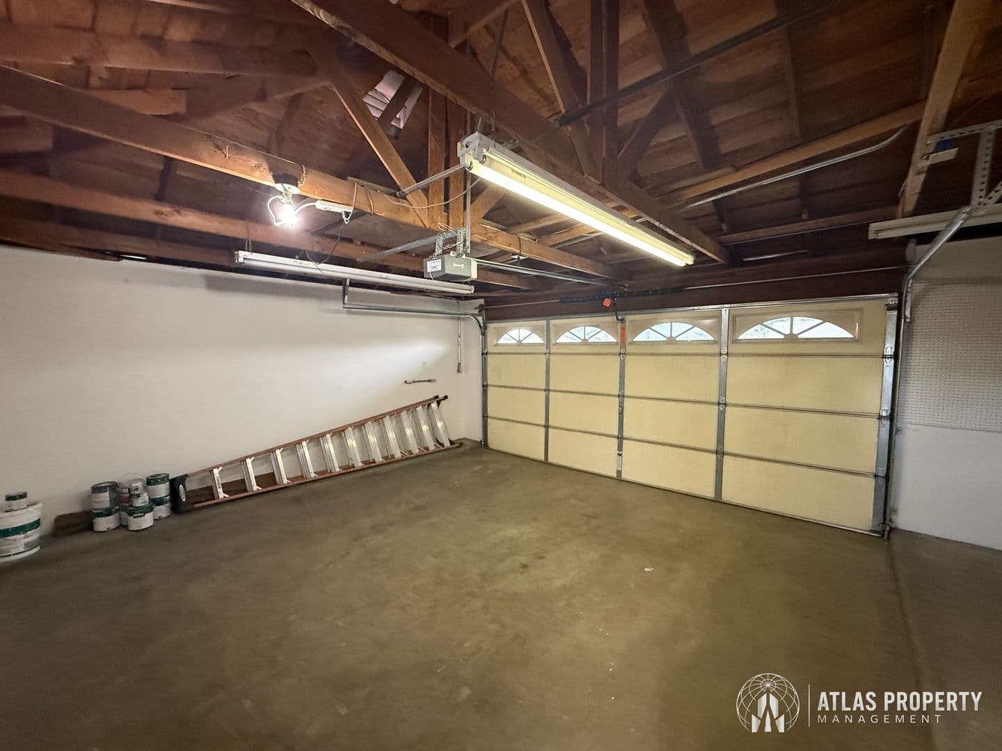 Bakersfield House: 11108 Aimee Way