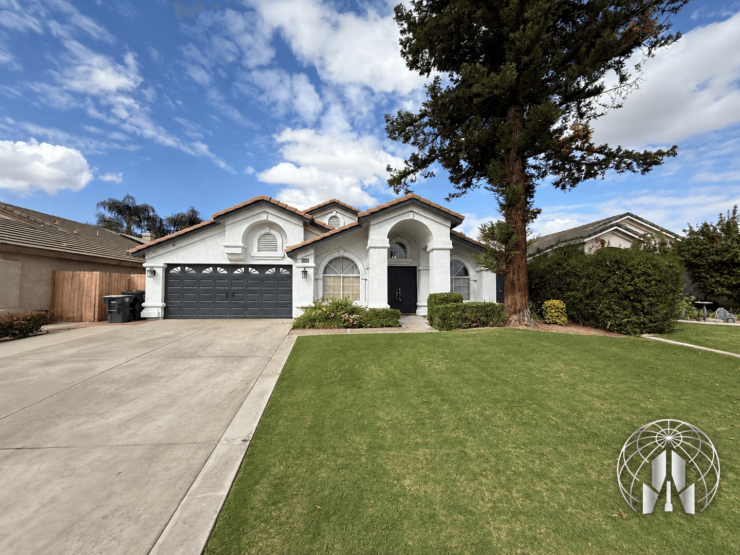 Bakersfield House: 10010 Brookline Woods Dr