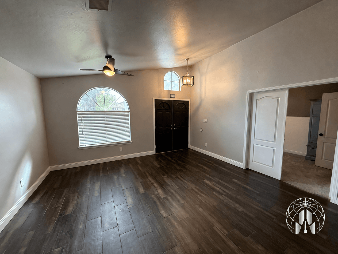 Bakersfield House: 10010 Brookline Woods Dr