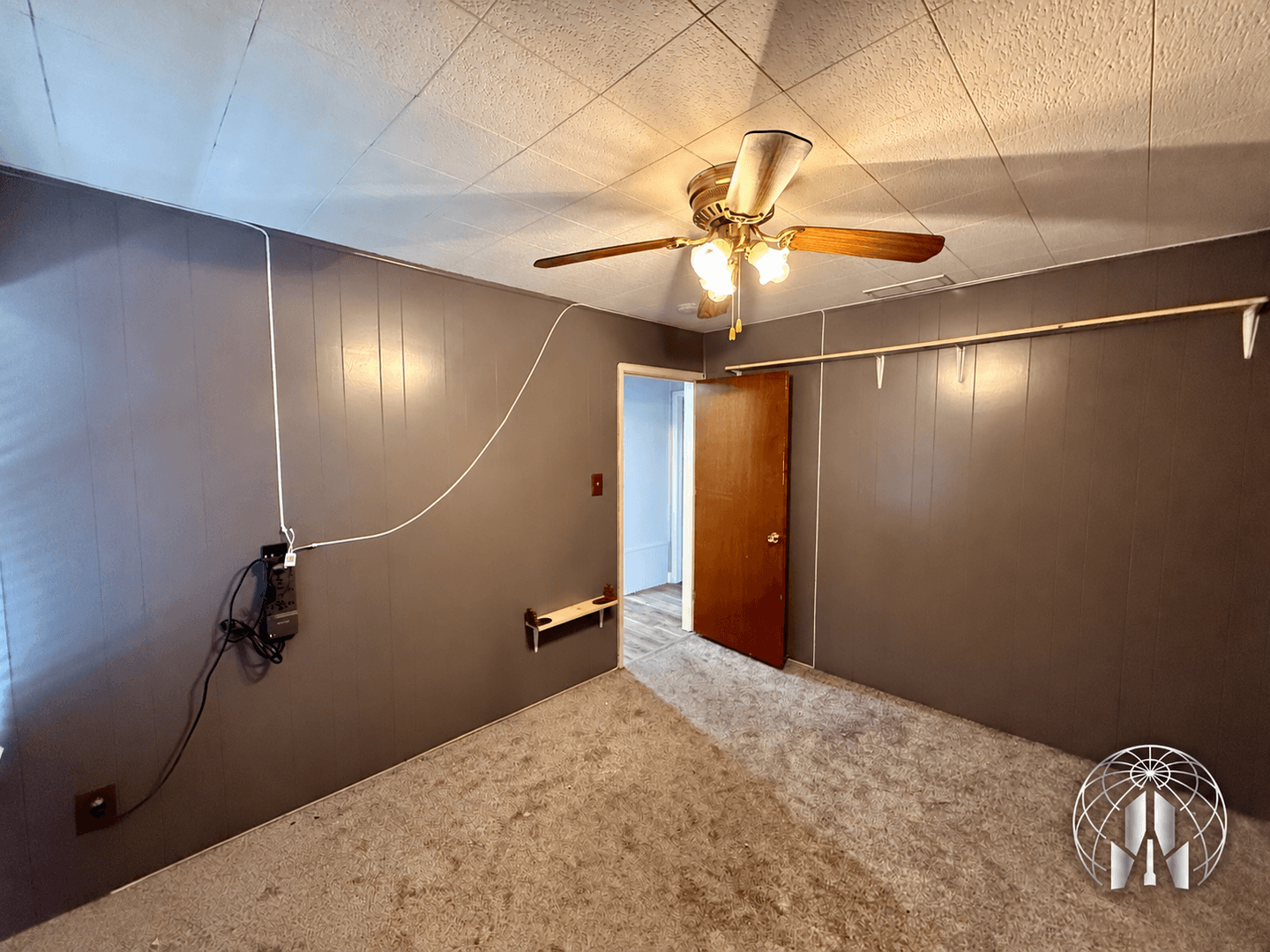 Bakersfield House: 621 Skyline Ave