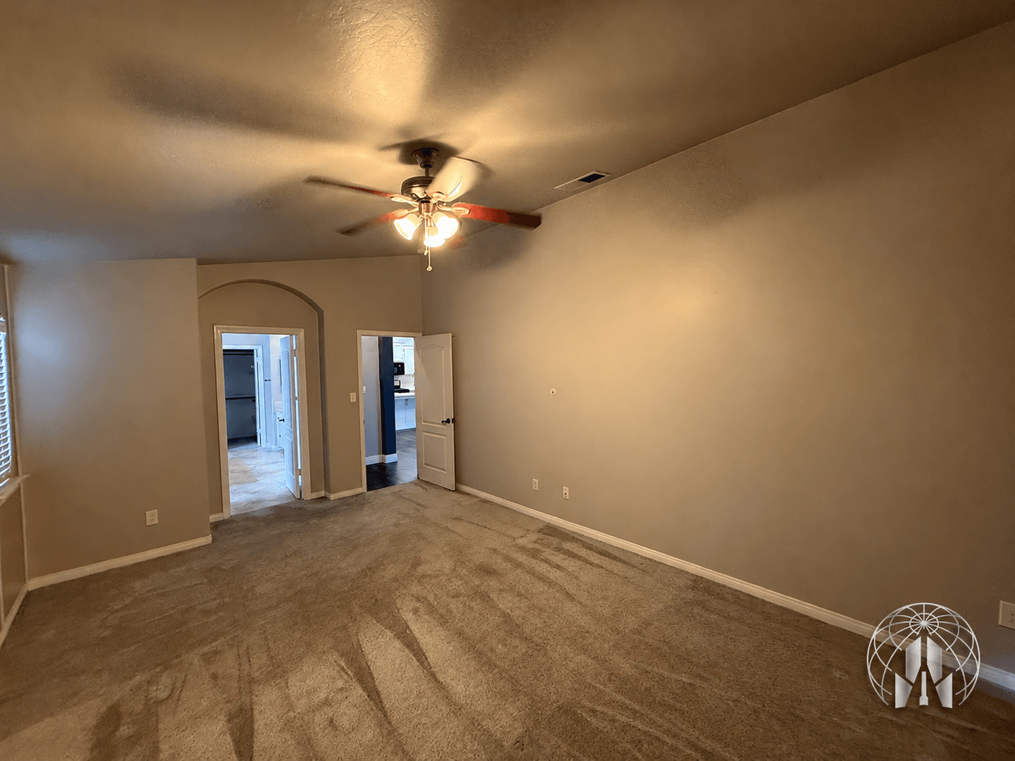 Bakersfield House: 10010 Brookline Woods Dr