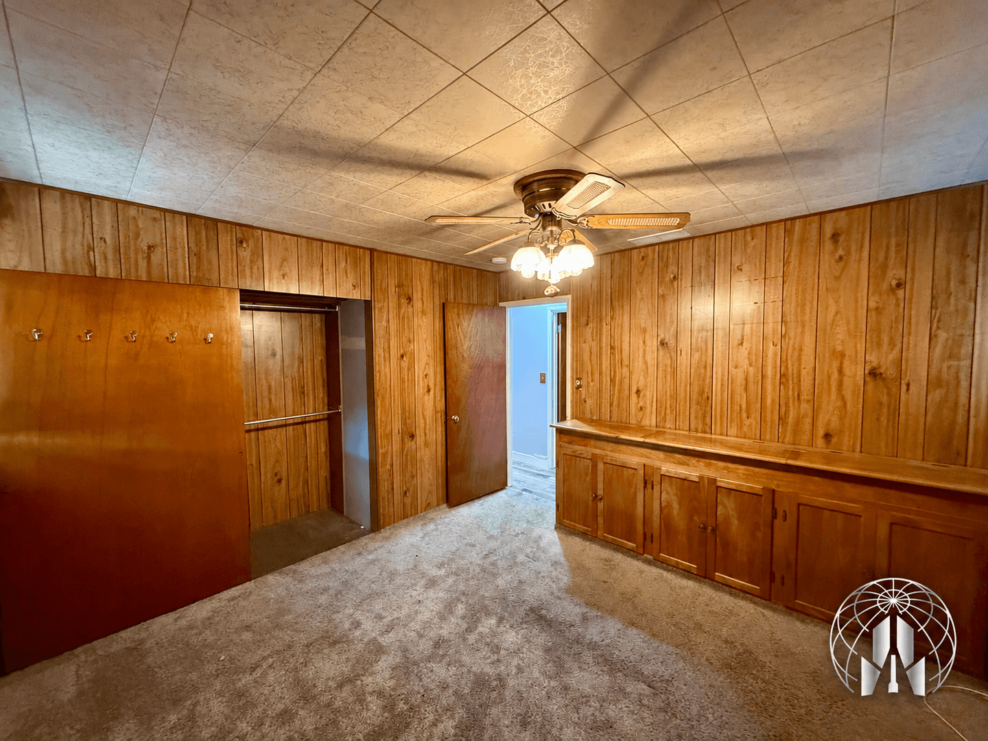 Bakersfield House: 621 Skyline Ave