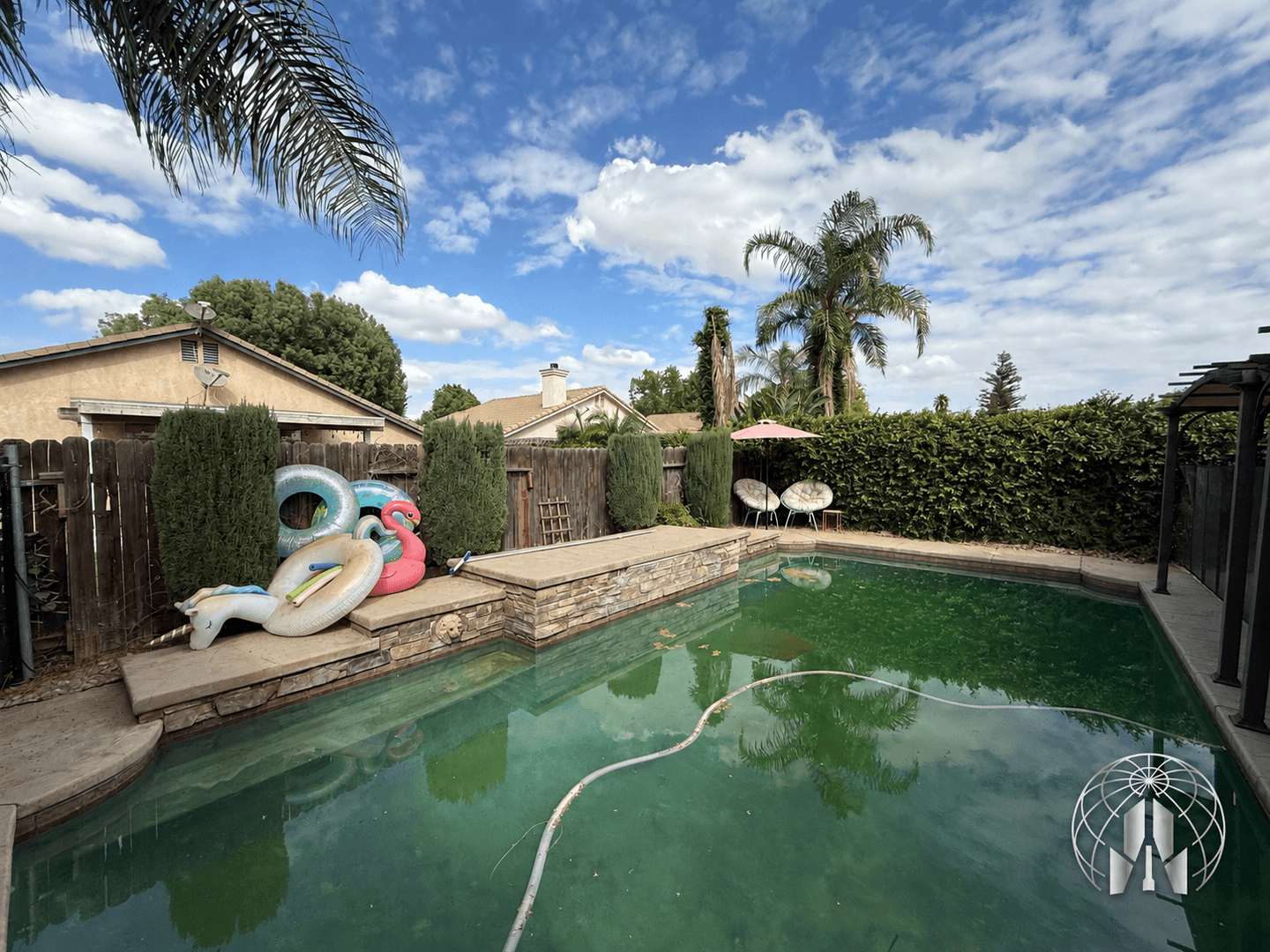 Bakersfield House: 10010 Brookline Woods Dr