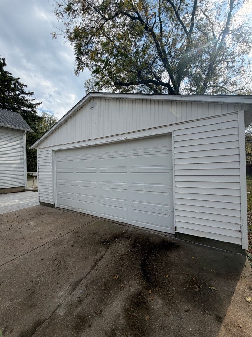Moline House: 1620 25th Ave
