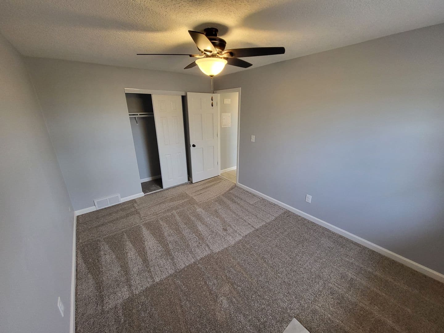 Davenport Apartment: 3342 Heatherton Dr
