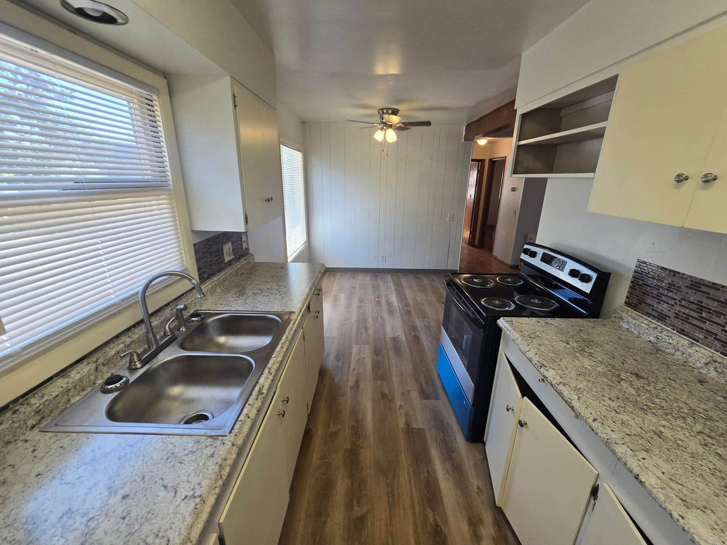 Bend Apartment: 471 NE Clay Ave.