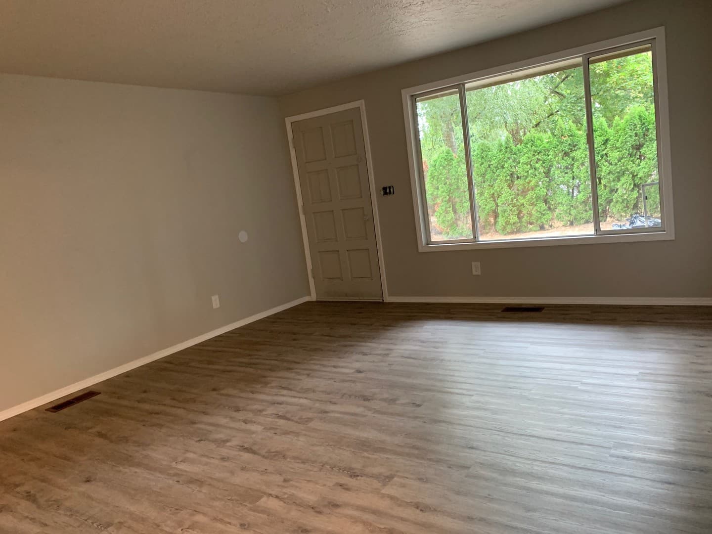 Keizer Apartment: 700-722 Cade Ave NE