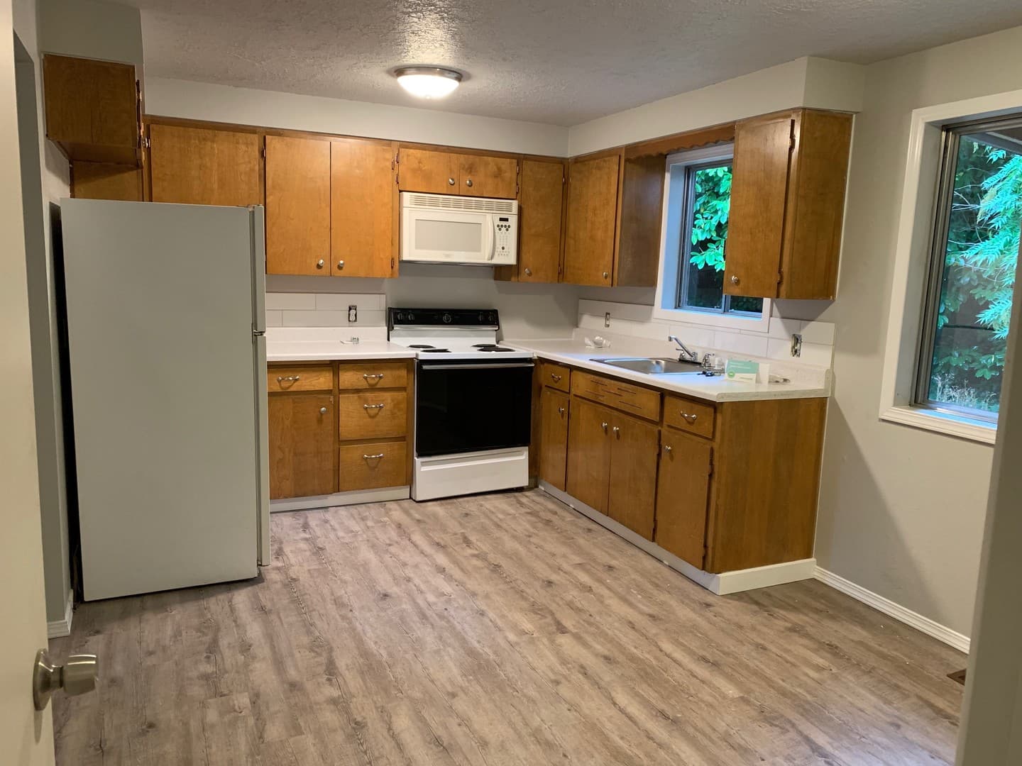 Keizer Apartment: 700-722 Cade Ave NE