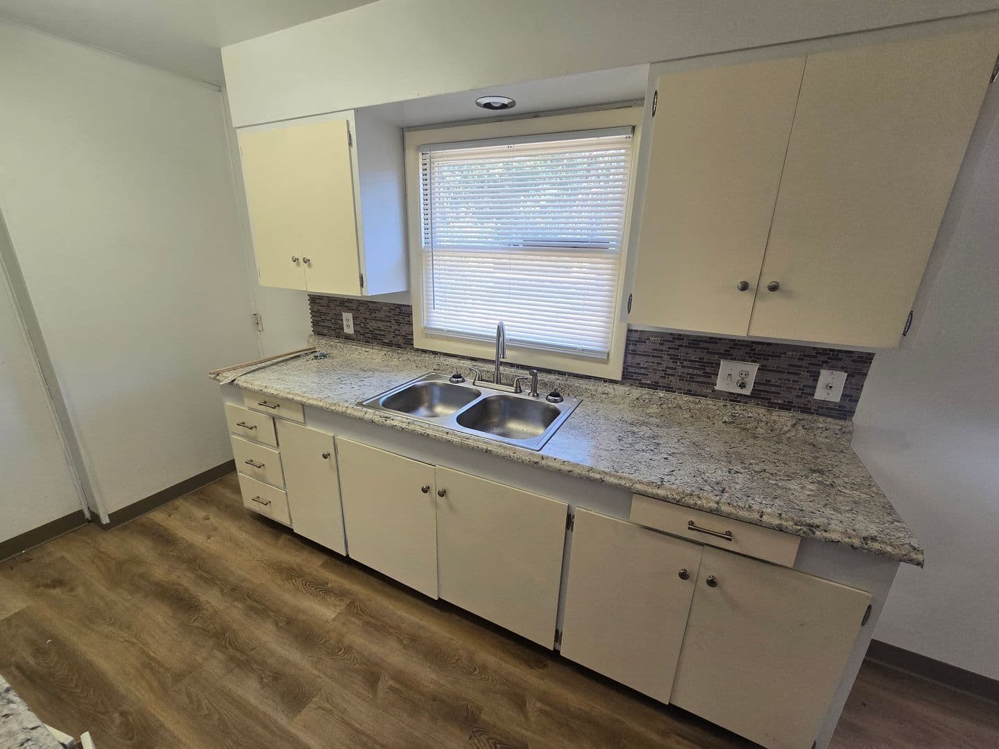 Bend Apartment: 471 NE Clay Ave.