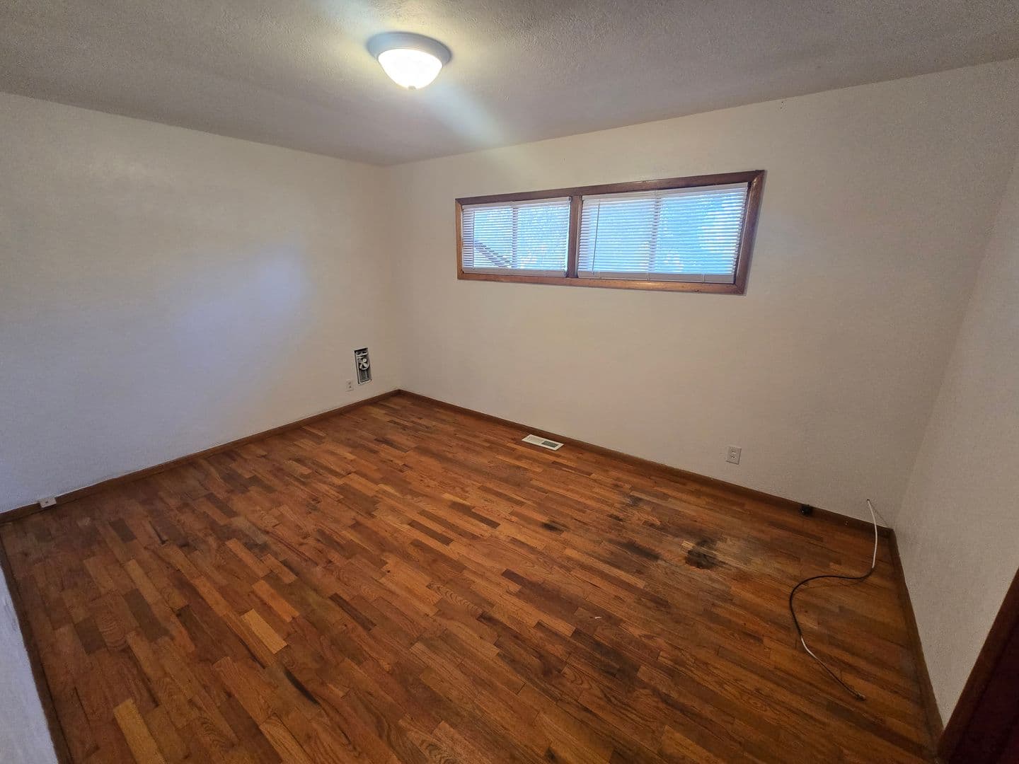 Bend Apartment: 471 NE Clay Ave.