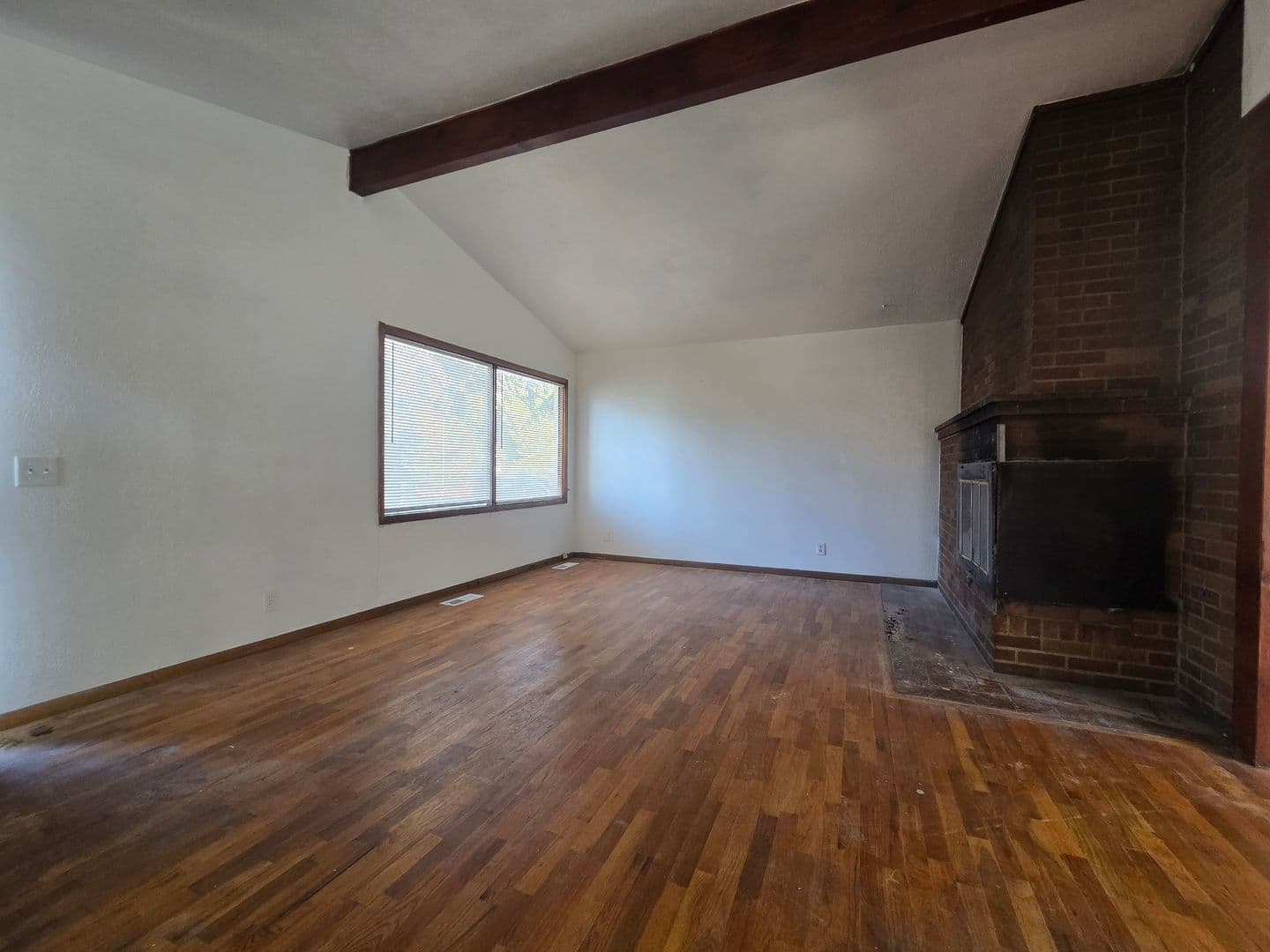 Bend Apartment: 471 NE Clay Ave.