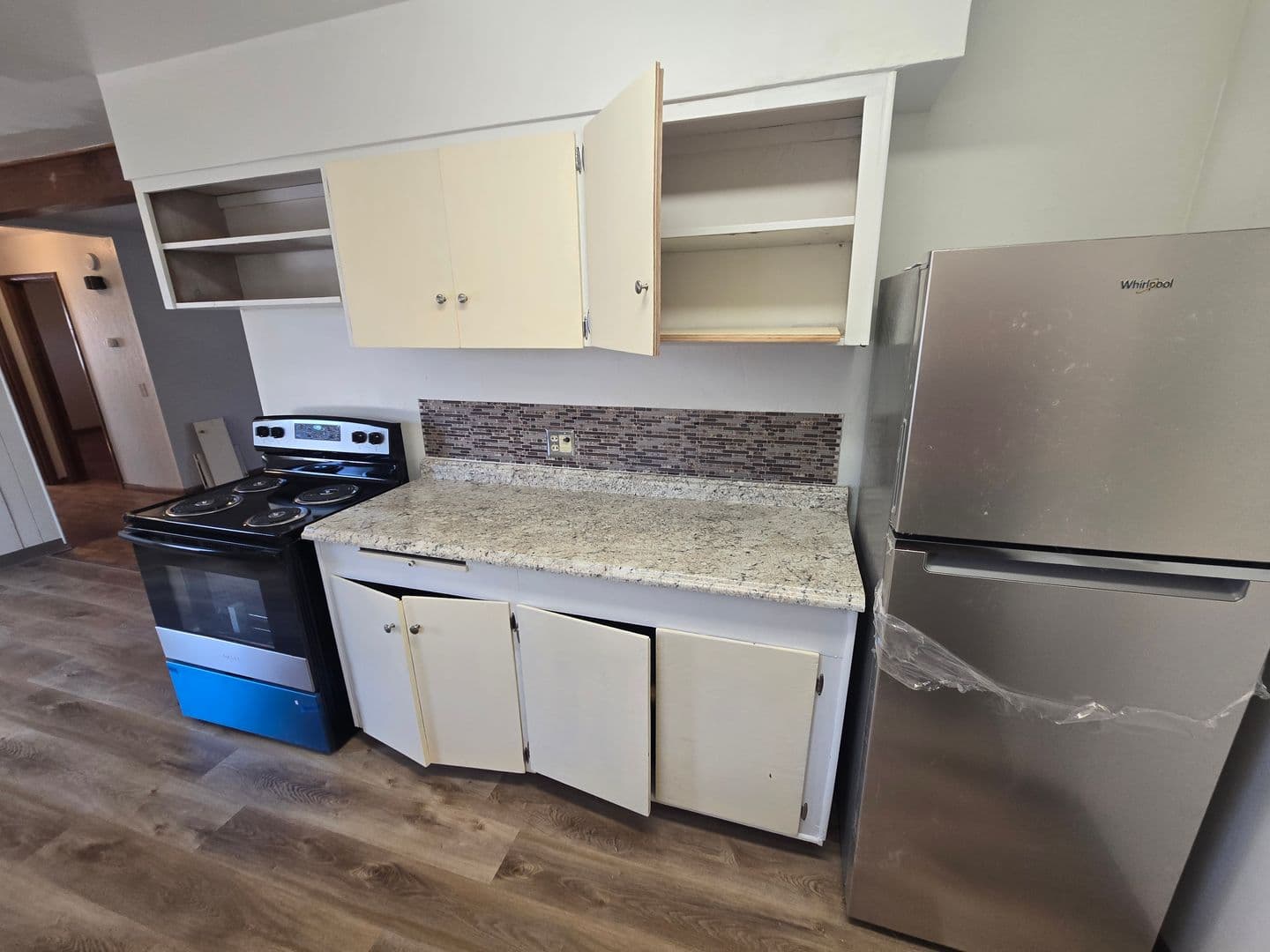 Bend Apartment: 471 NE Clay Ave.