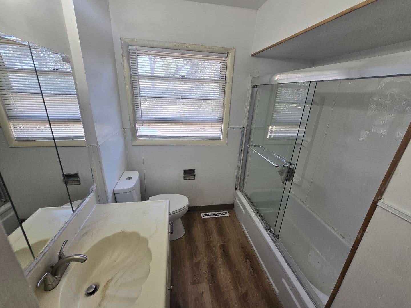 Bend Apartment: 471 NE Clay Ave.