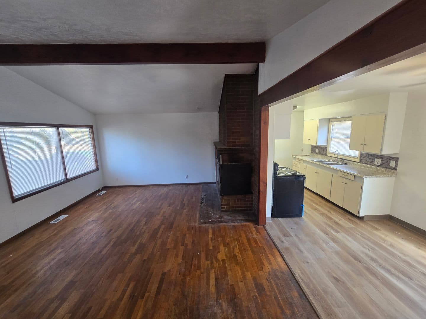 Bend Apartment: 471 NE Clay Ave.