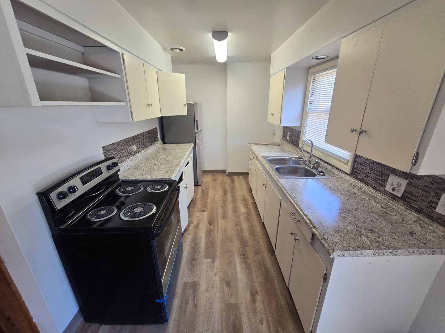 Bend Apartment: 471 NE Clay Ave.