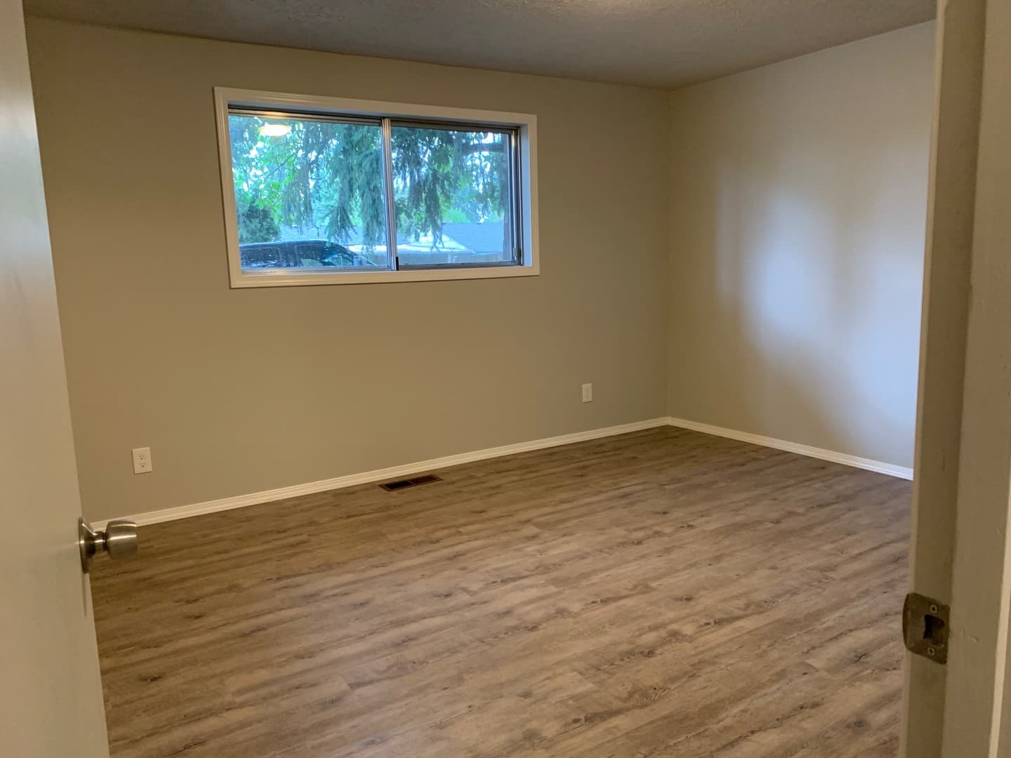 Keizer Apartment: 700-722 Cade Ave NE