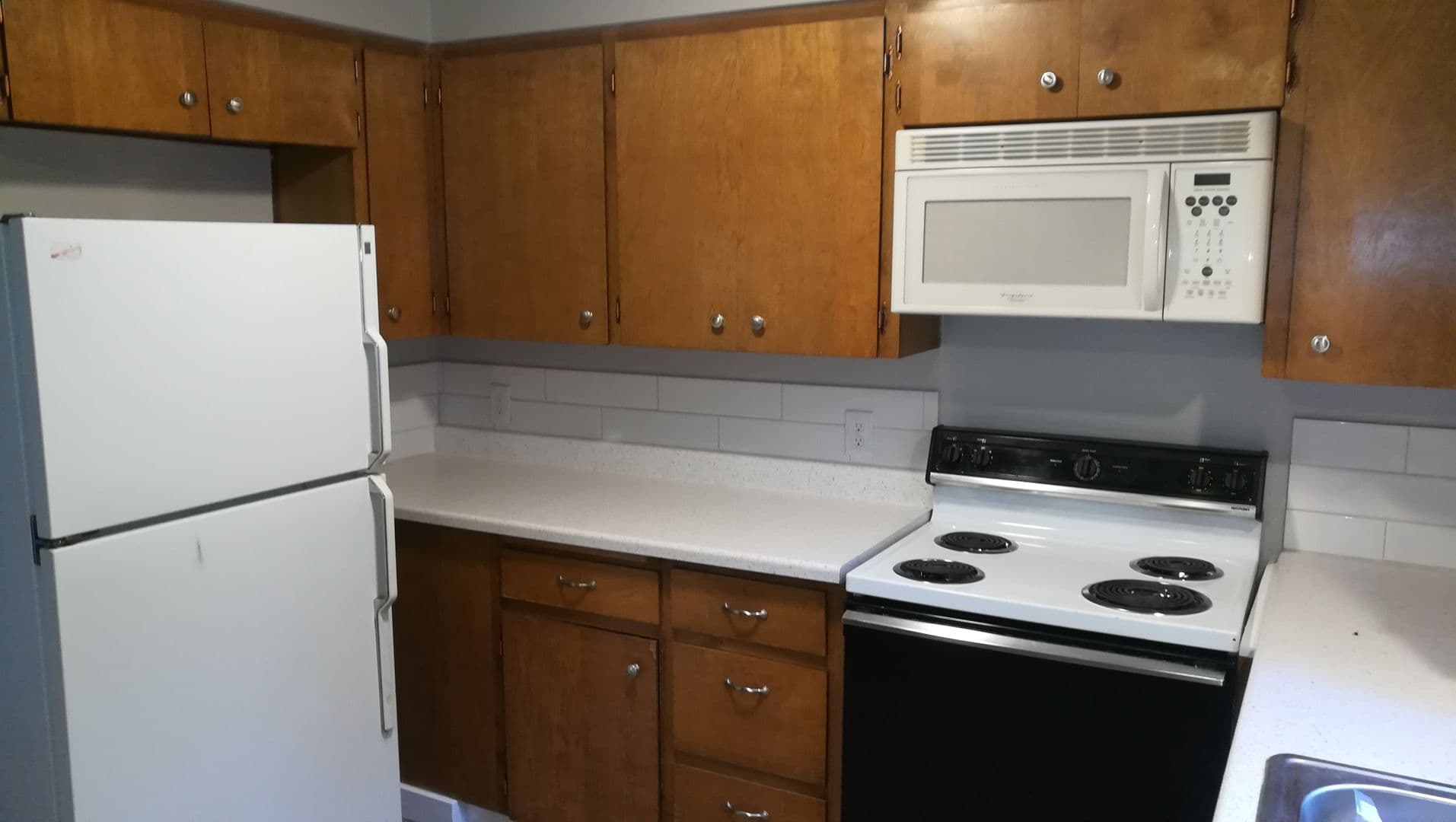 Keizer Apartment: 700-722 Cade Ave NE