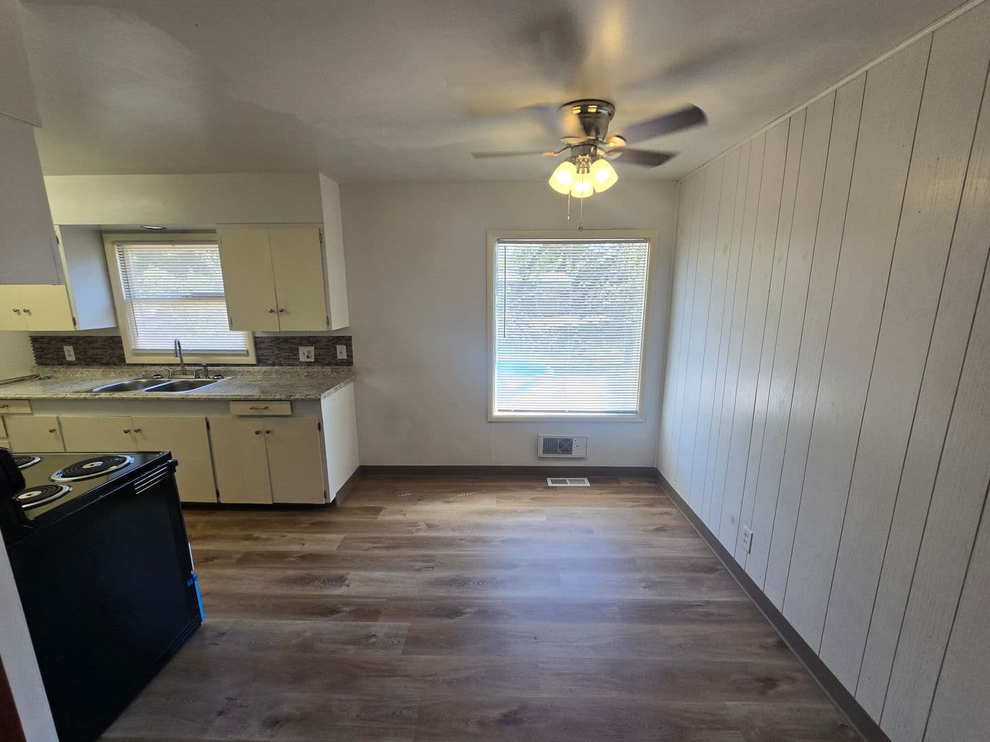 Bend Apartment: 471 NE Clay Ave.