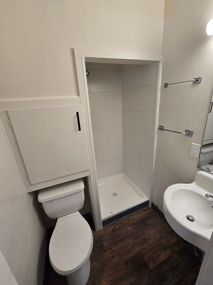 Bend Apartment: 724 NW Broadway St.