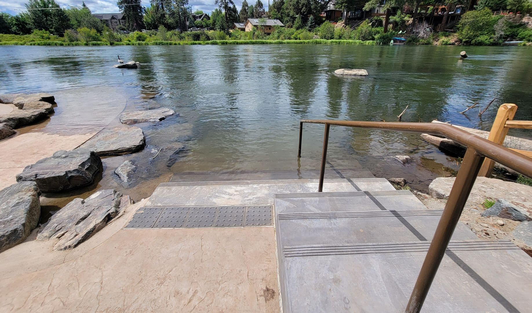 Bend Apartment: 94 NW Riverside Blvd.