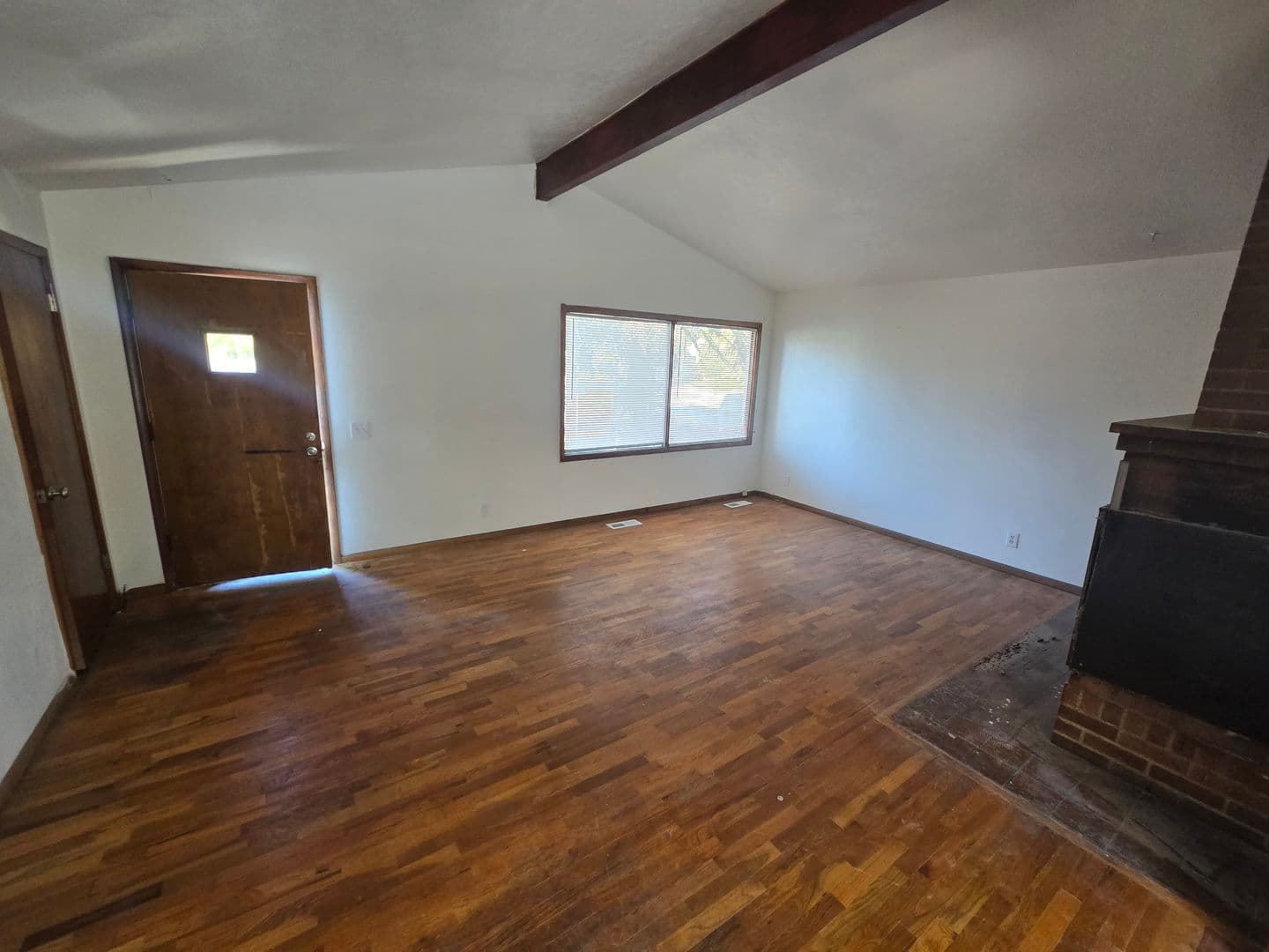 Bend Apartment: 471 NE Clay Ave.