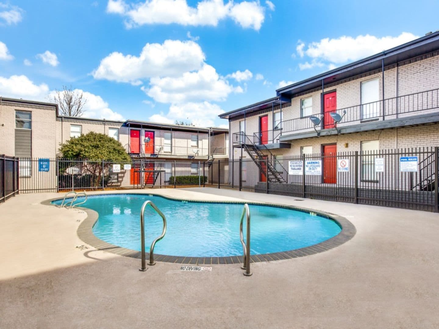 Fort Worth Apartment: 2201 E. Berry Street