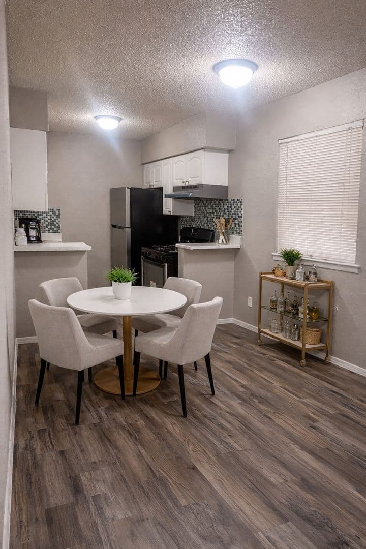 Fort Worth Apartment: 2201 E. Berry Street