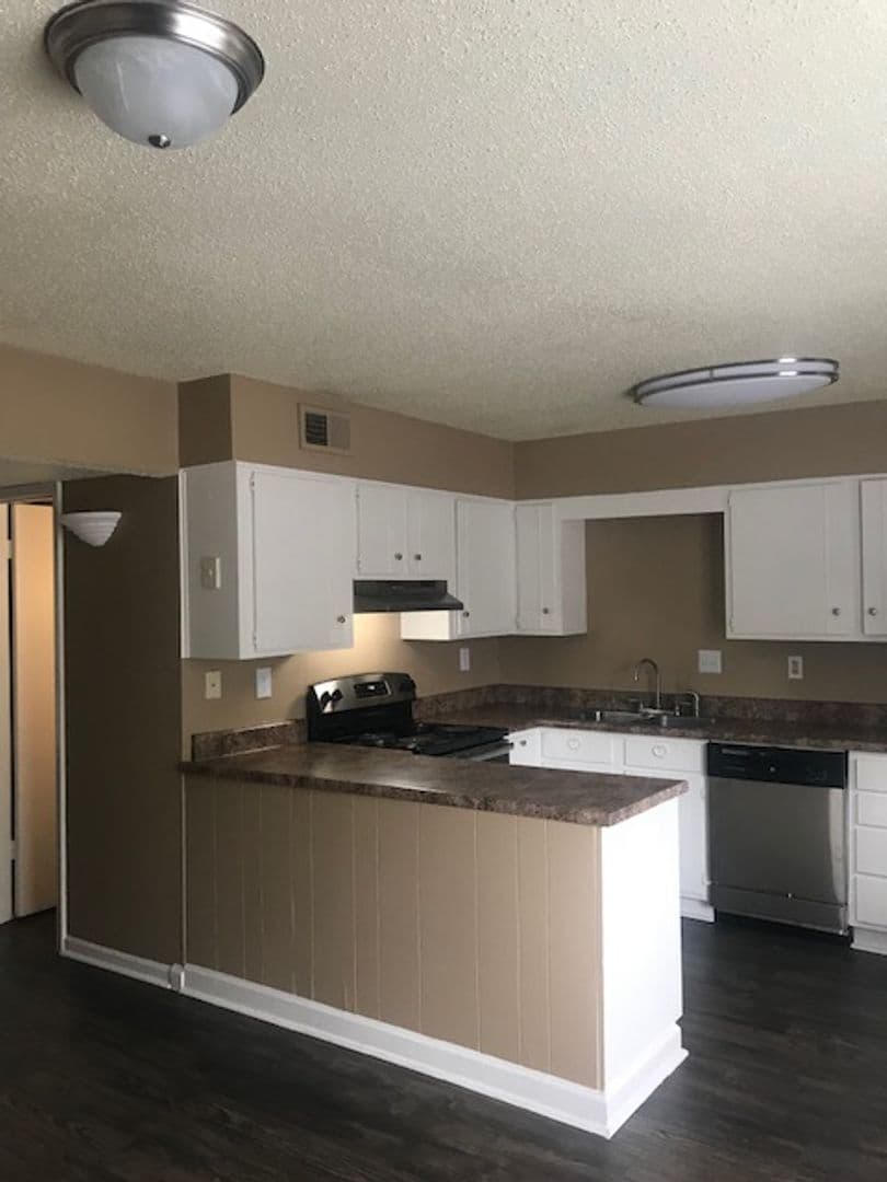 Memphis Apartment: 6033 Bangalore Ct,