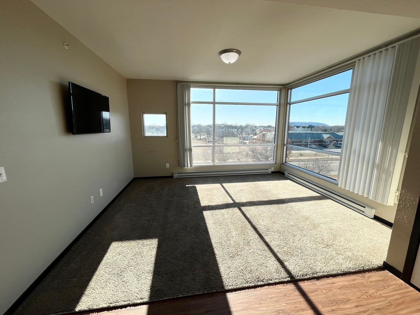 Mankato Apartment: 340 Stadium Road