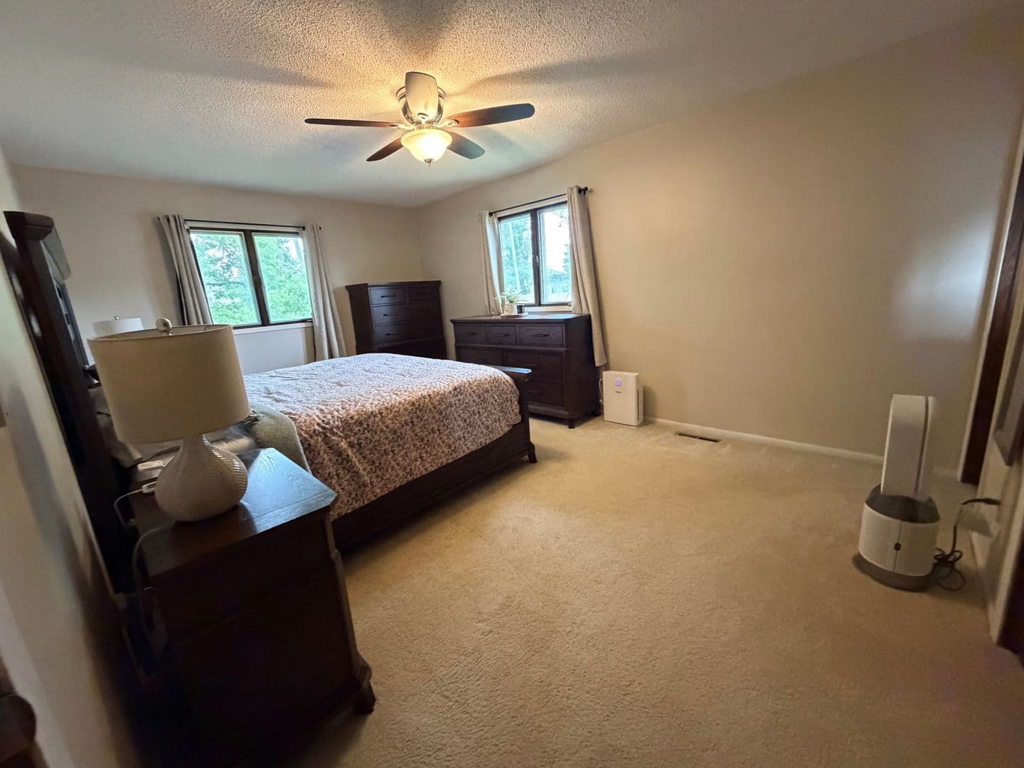 Albert Lea House: 1609 Gateway Drive