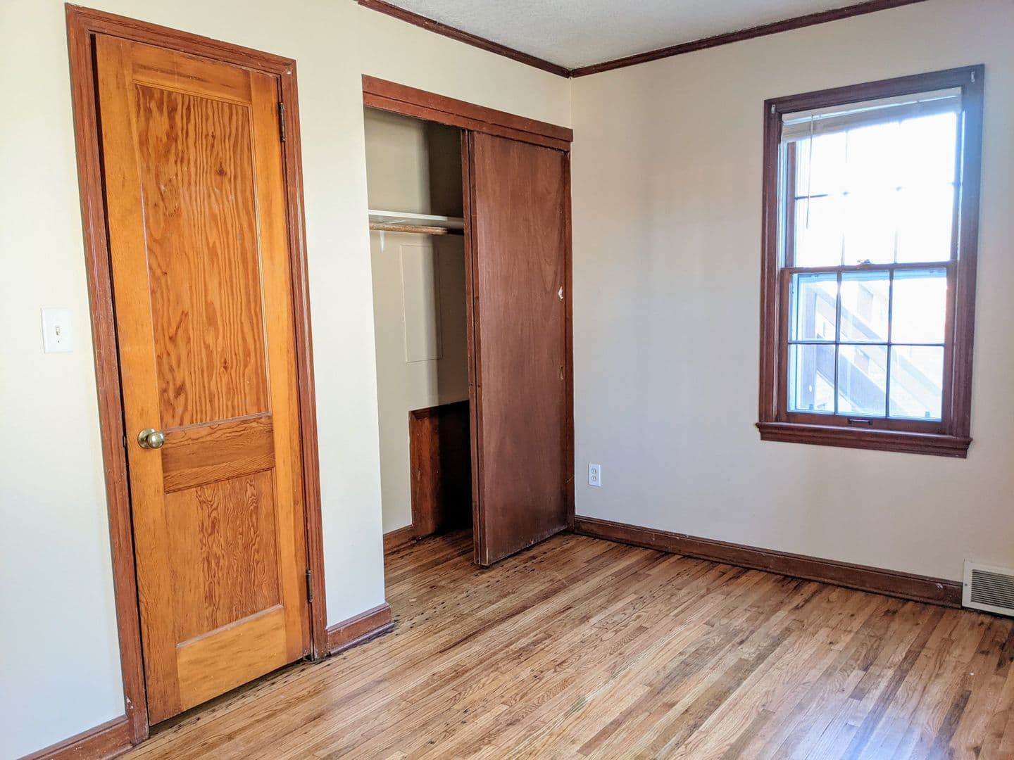 Rochester Apartment: 1215 7th Ave SE
