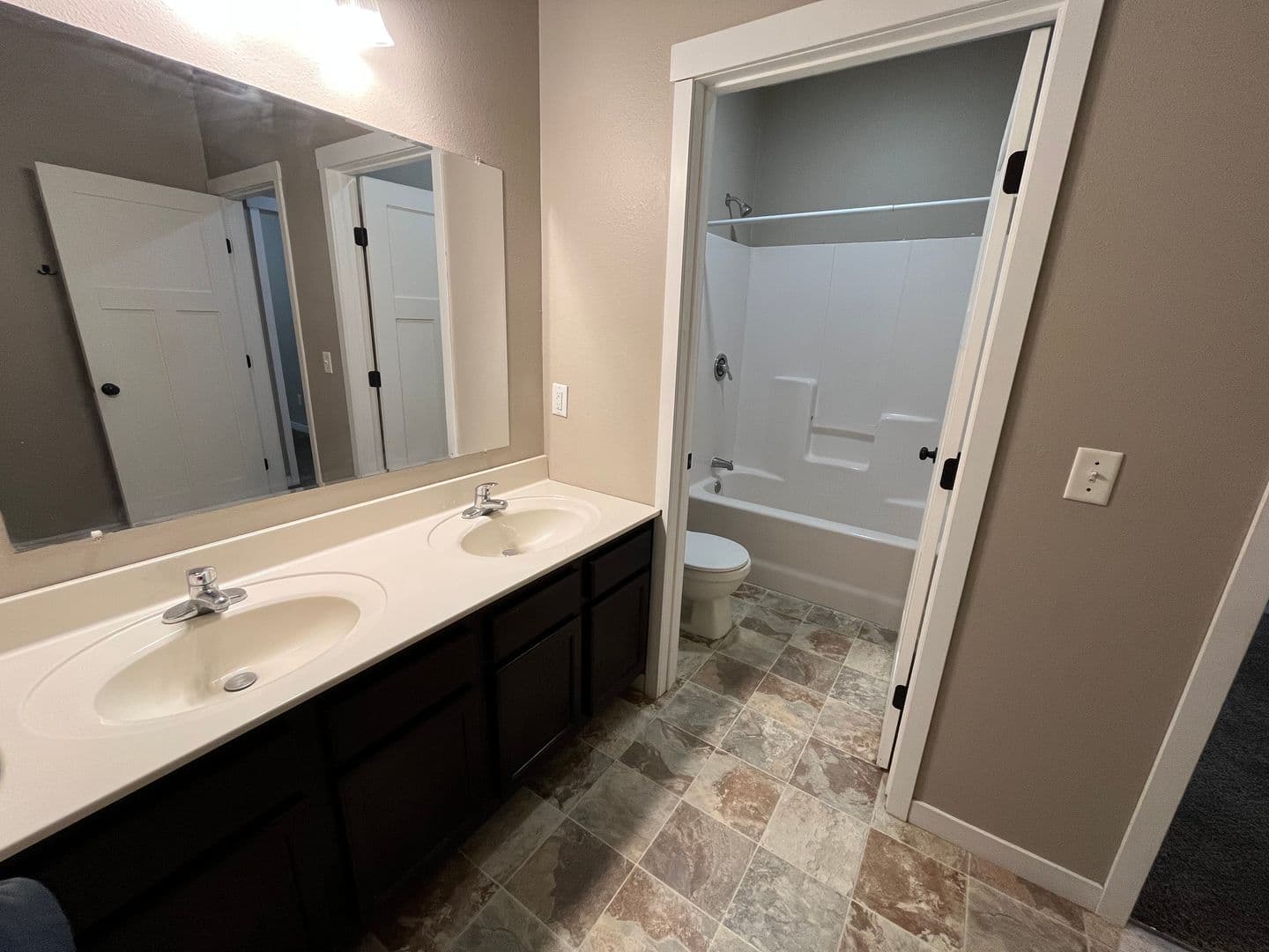 Mankato Apartment: 224 James Ave