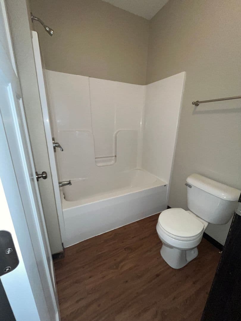 Mankato Apartment: 340 Stadium Road