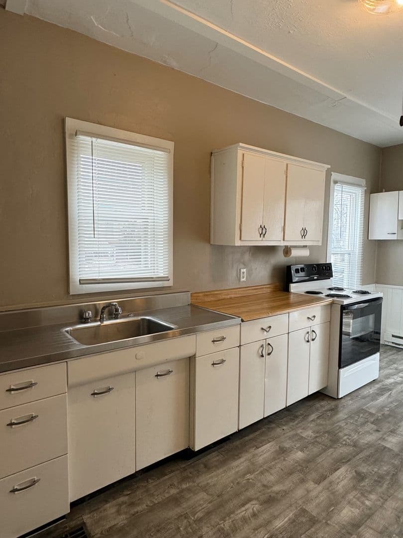Mankato Apartment: 318 East Walnut Street