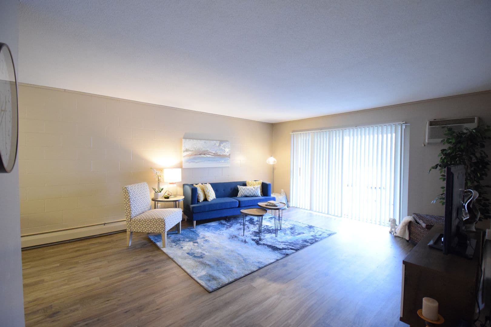 Mankato Apartment: 504 James Ave