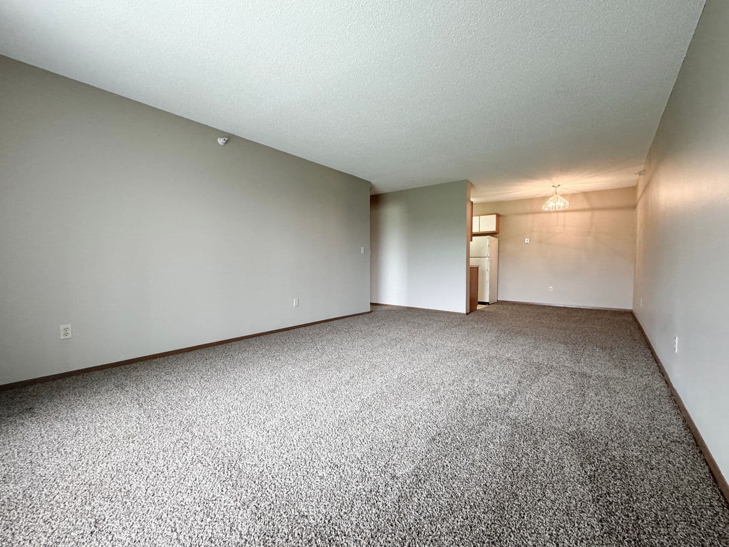 Gaylord Apartment: 10 8th St
