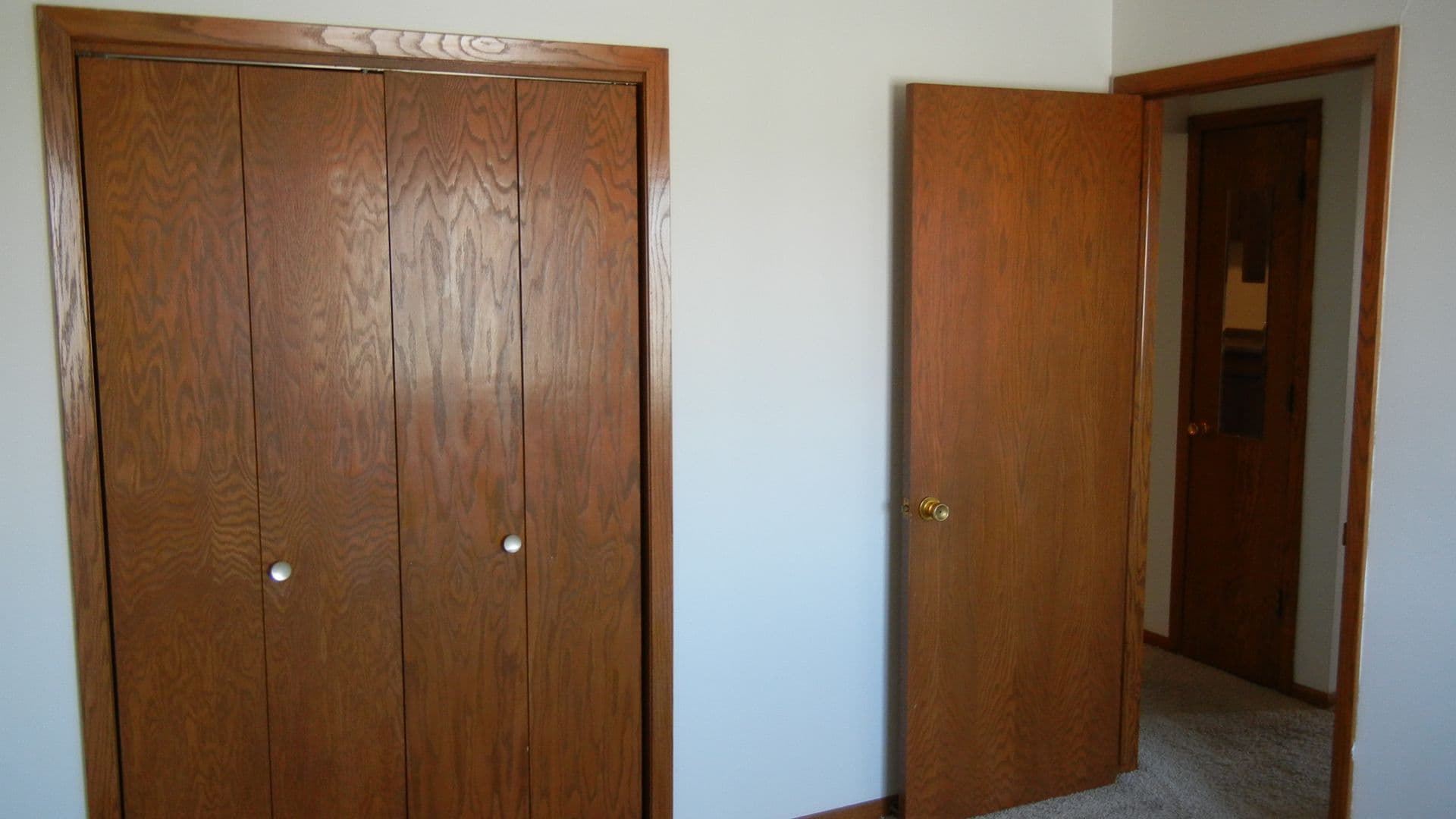 North Mankato Apartment: 1620 Village Court