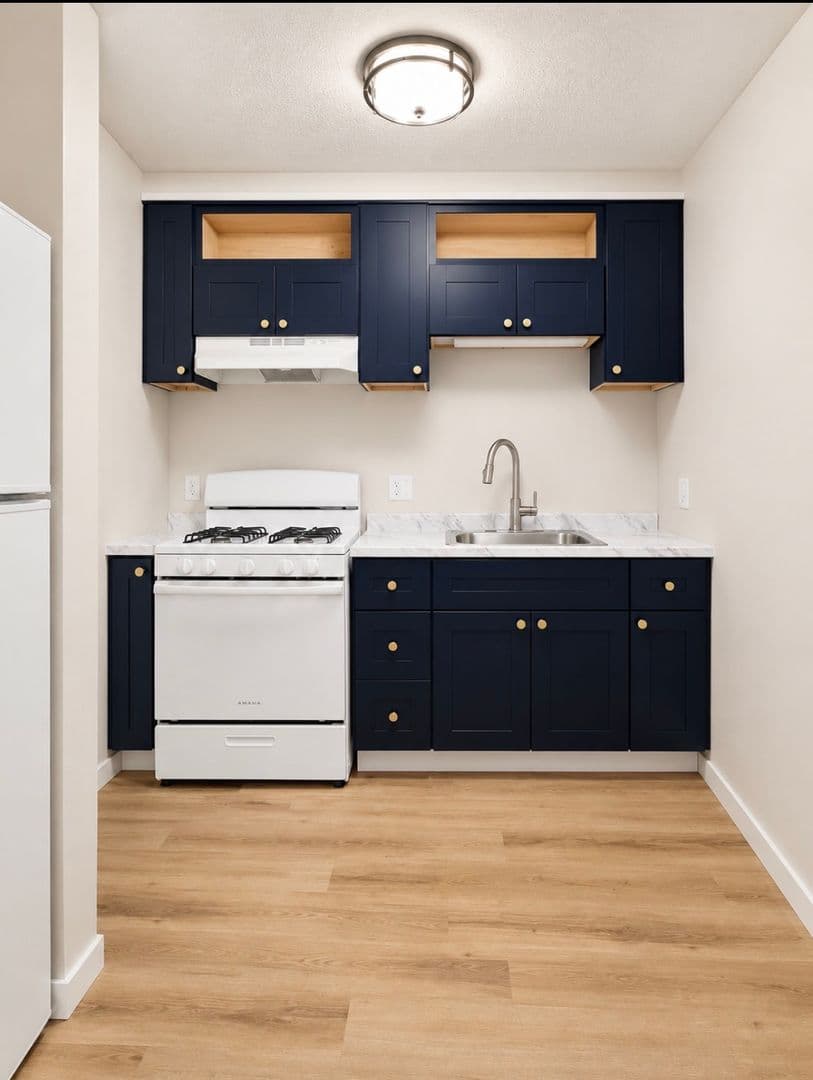 Mankato Apartment: 101 Parkway Ave