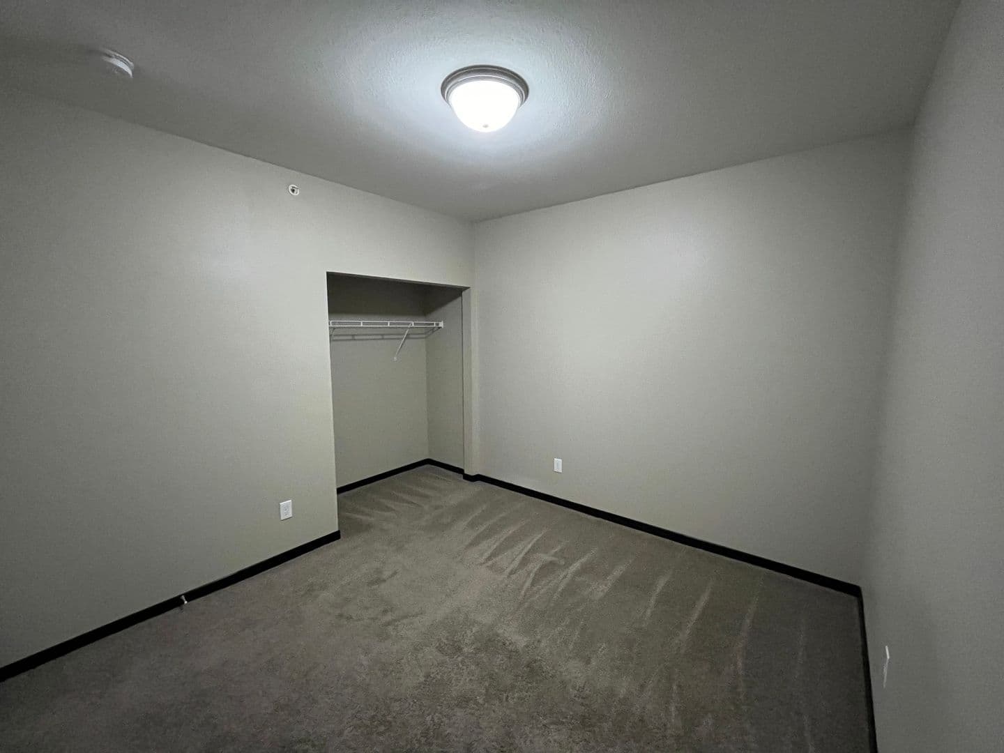 Mankato Apartment: 340 Stadium Road