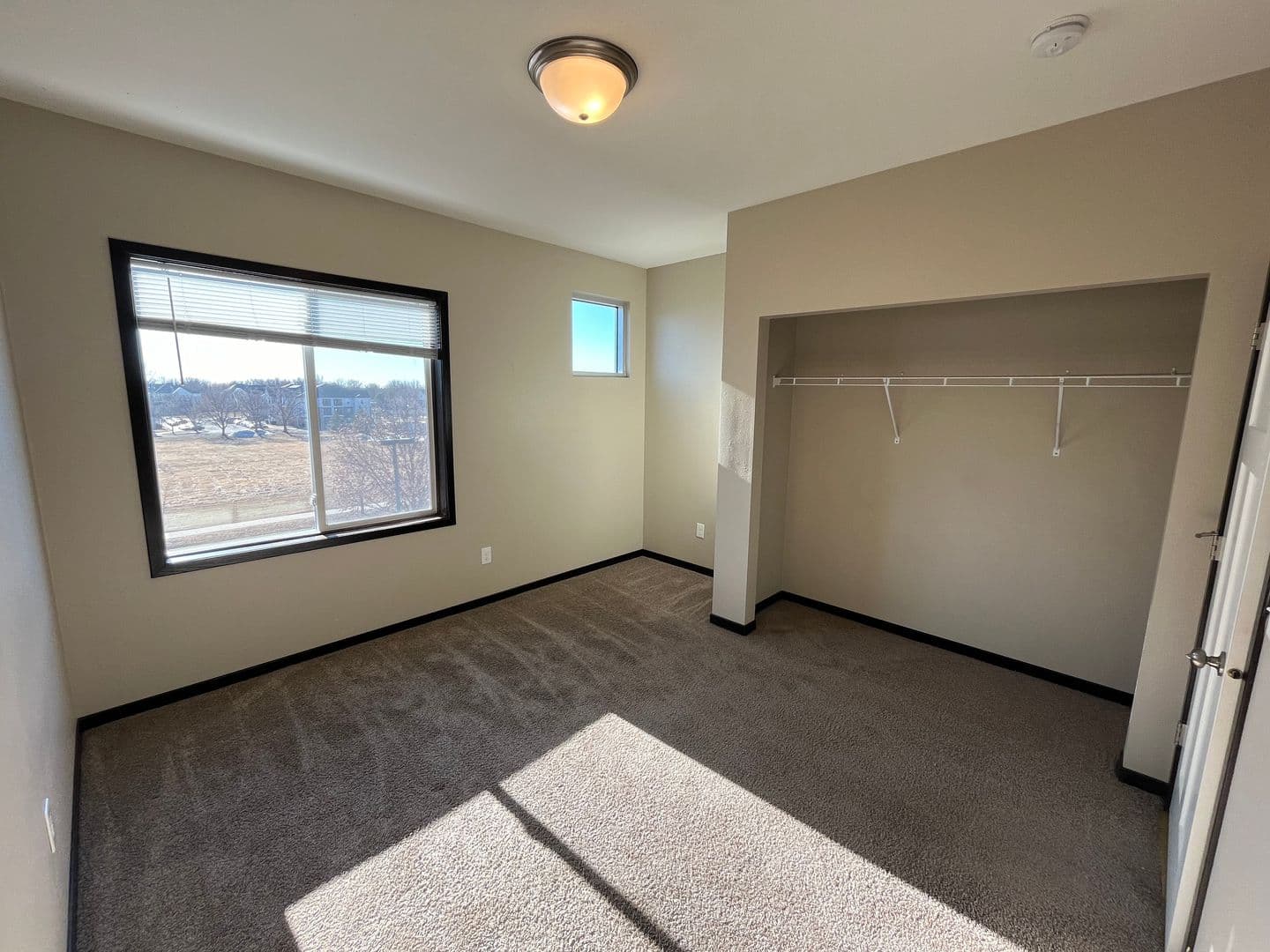 Mankato Apartment: 340 Stadium Road