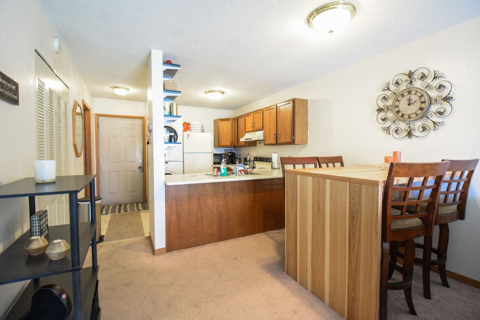 Mankato Apartment: 100 Bunting Lane